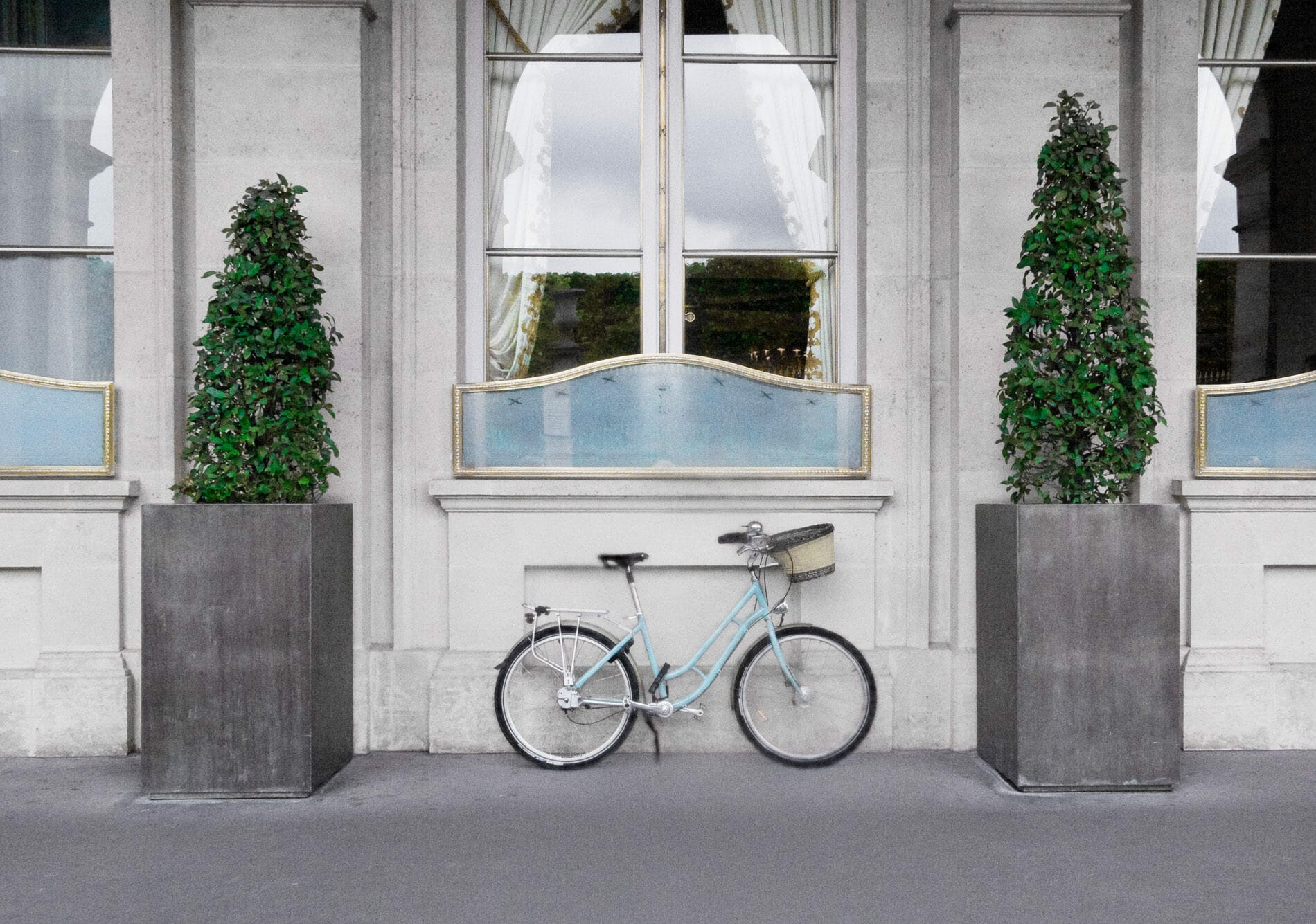 Julie O'Connor [NRA 2024] : Bicyclette, Paris | Salmagundi Club